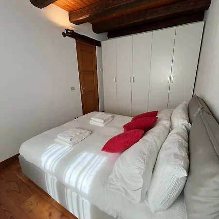 Casa Capitelli 4 Zona Pedonale Centro Storico *