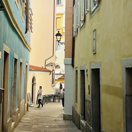 Casa Capitelli 4 Zona Pedonale Centro Storico Appartement Trieste
